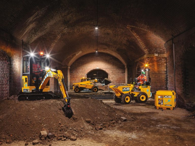 JCB lance sa gamme électrique