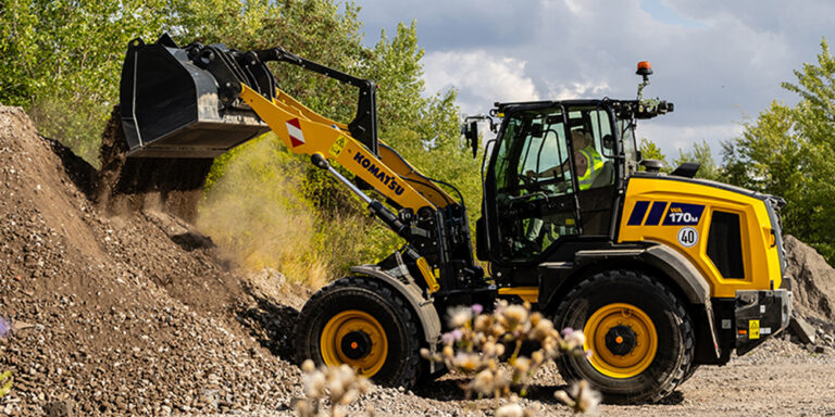 Komatsu – Chargeuses sur pneus compactes WA170M-11