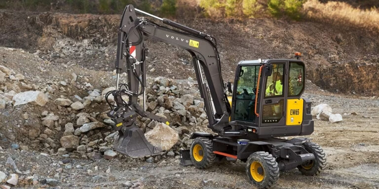Volvo CE – Pelle compacte sur pneus EW65